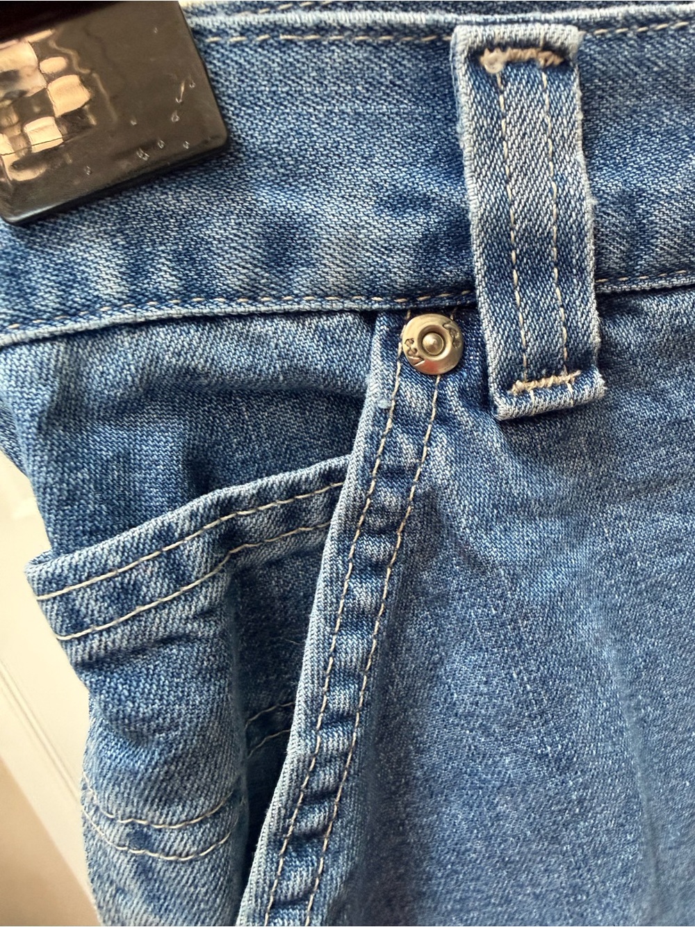 Lee Women's Medium Blue Denim Capris - Picture 4 of 11